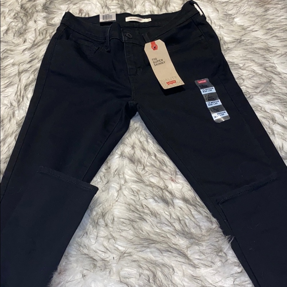 Levi’s skinny jeans in black